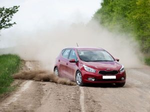 особенности езды по грунтовой дороге